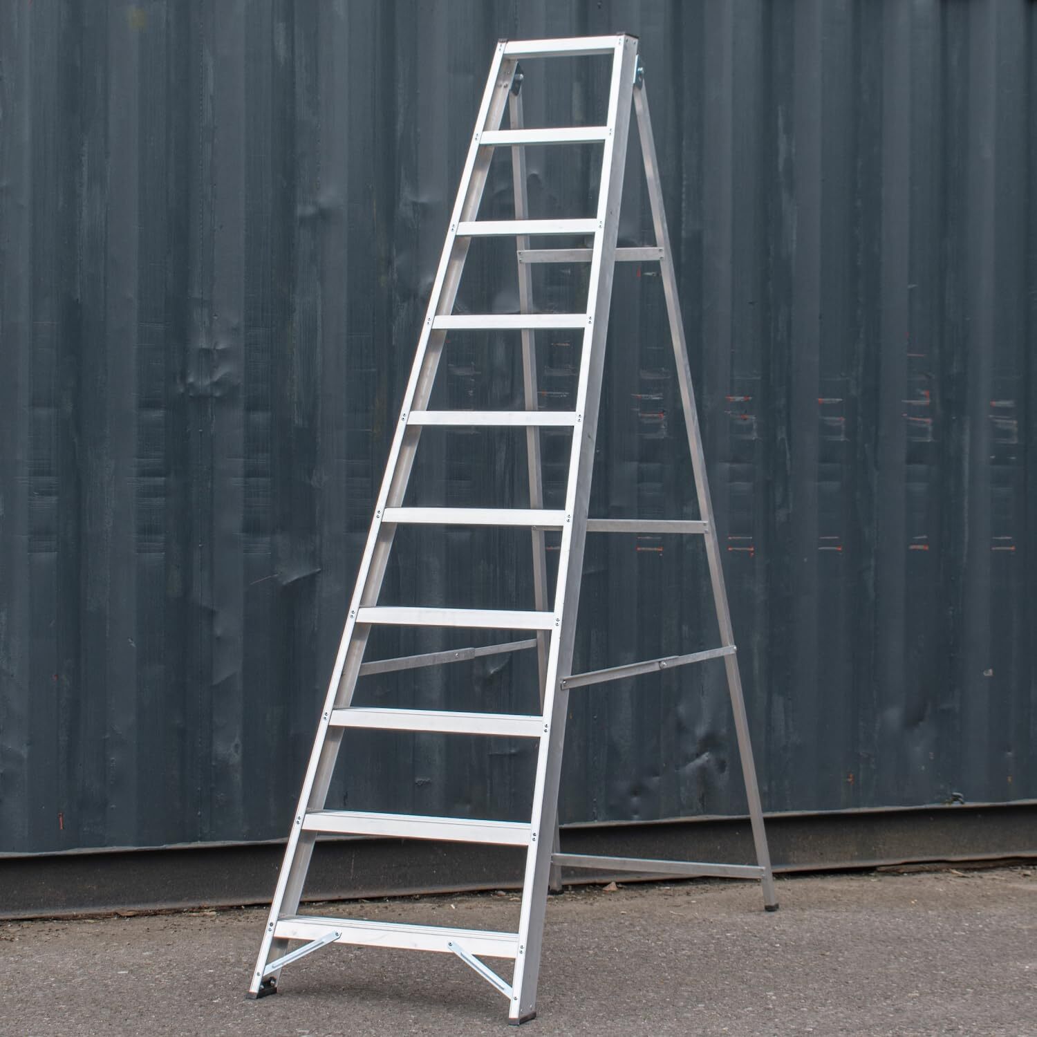 B&Q - 10 Step Industrial Swingback-Builders Step Ladder - Image 2