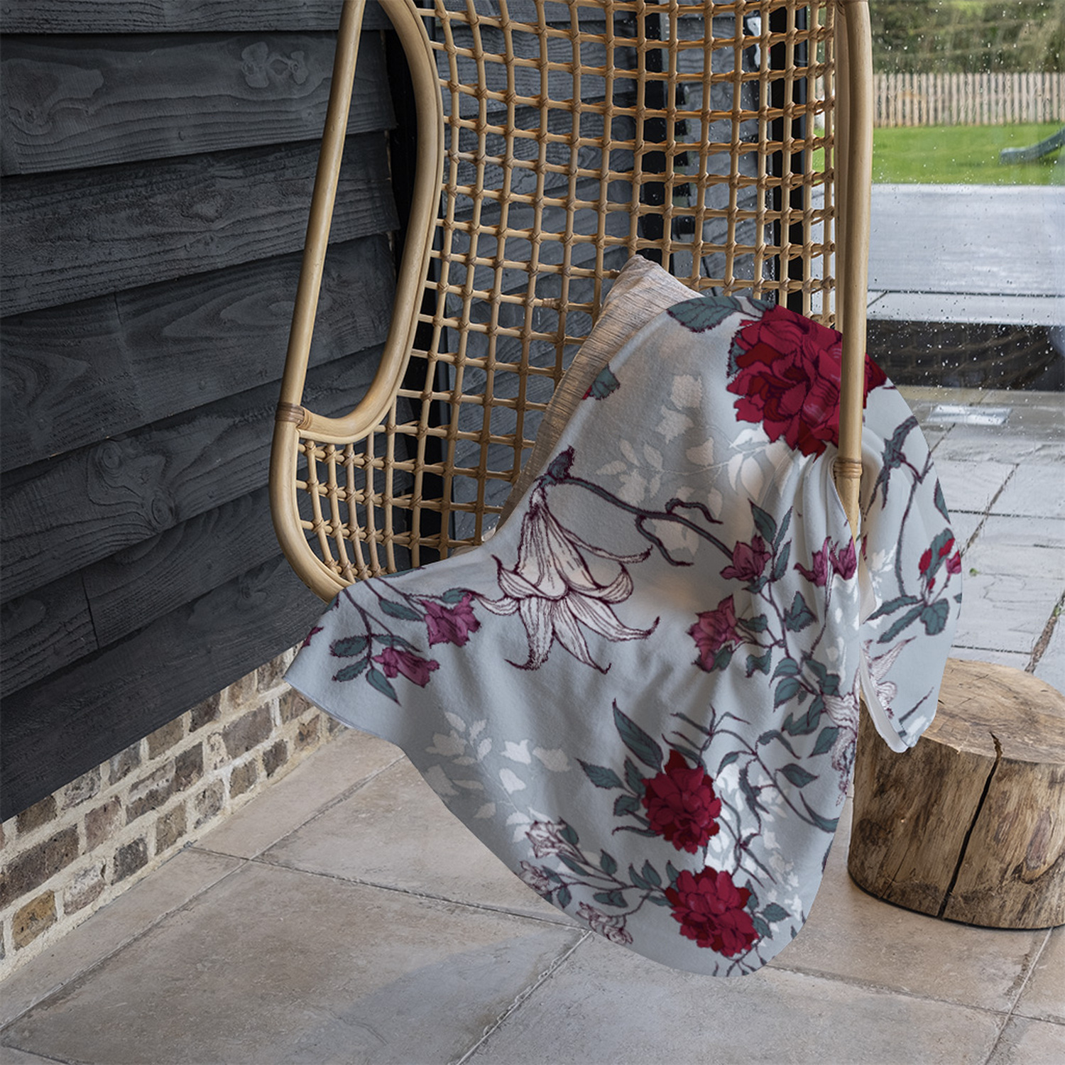Red  White Winter Floral Blanket - Red