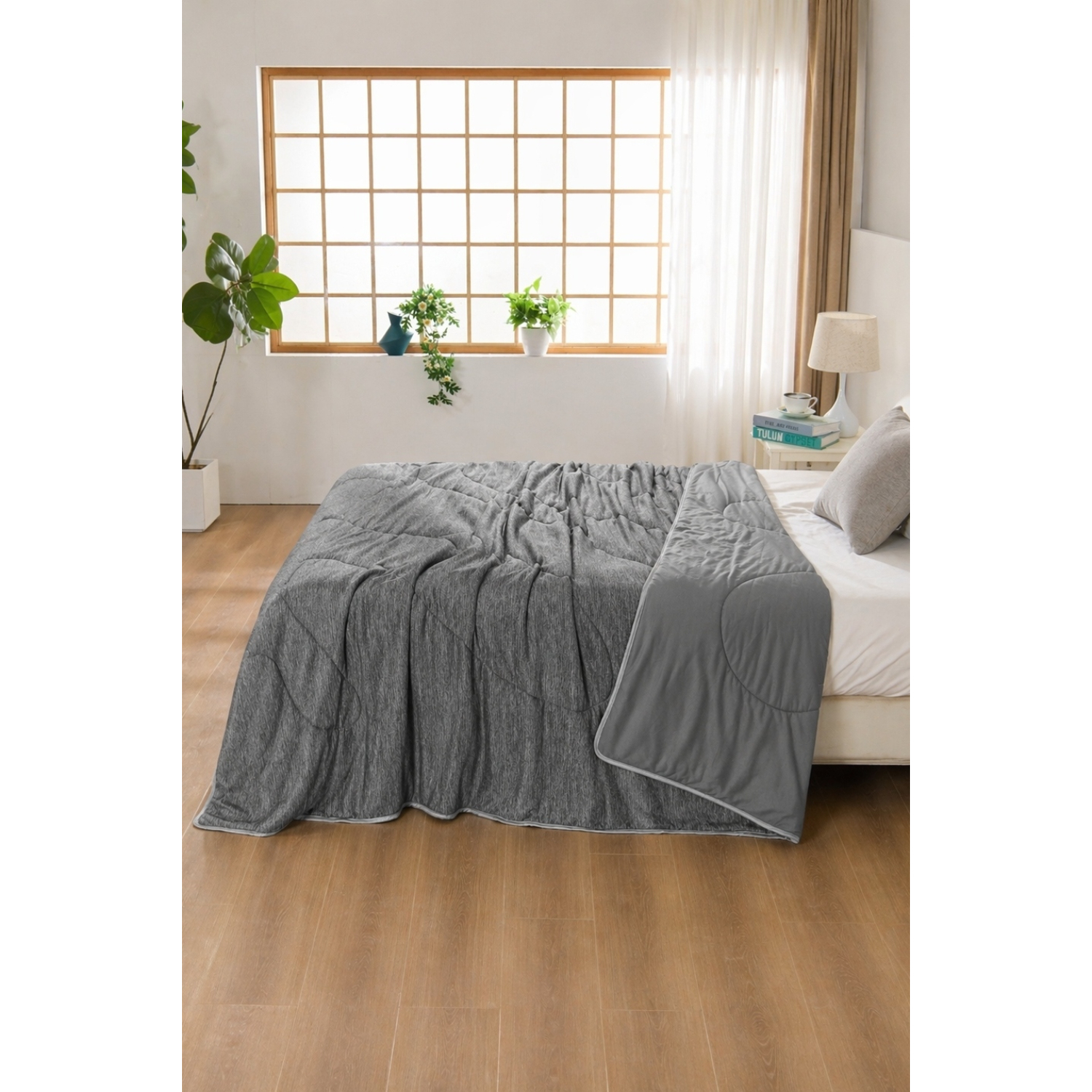 Dyzi Cooling Quilt Breathable Lightweight Soft Comforter Hypoallergenic in Charcoal | Size: 130 cm x 170 cm