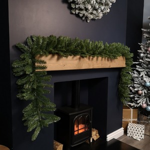 Bushy Plain Green Christmas Garland with 260 Bullet Tips