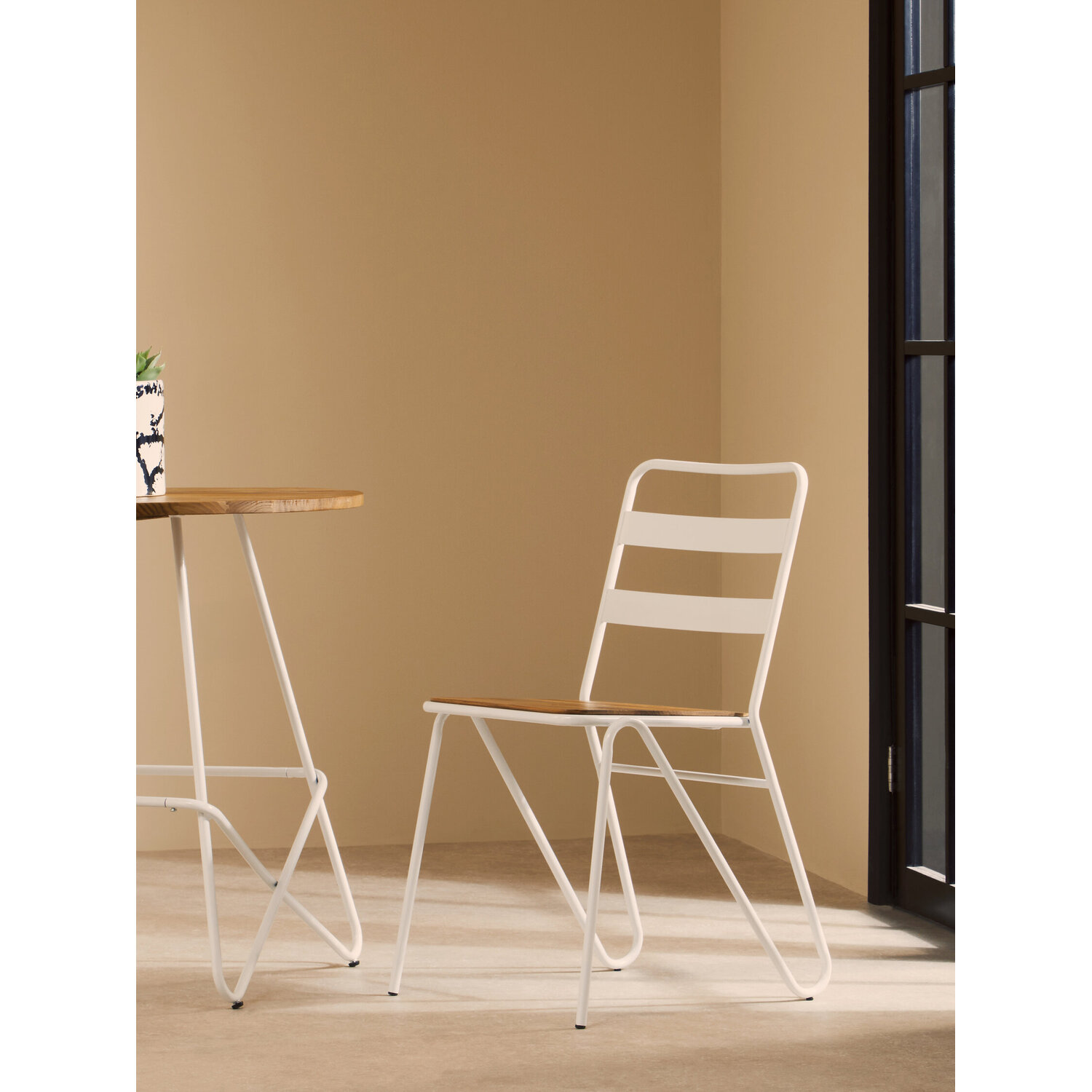 District White Metal And Elm Wood Chair - White
