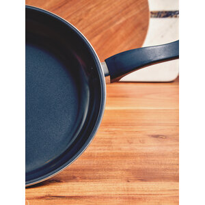 Viggo 24cm Black Frying Pan