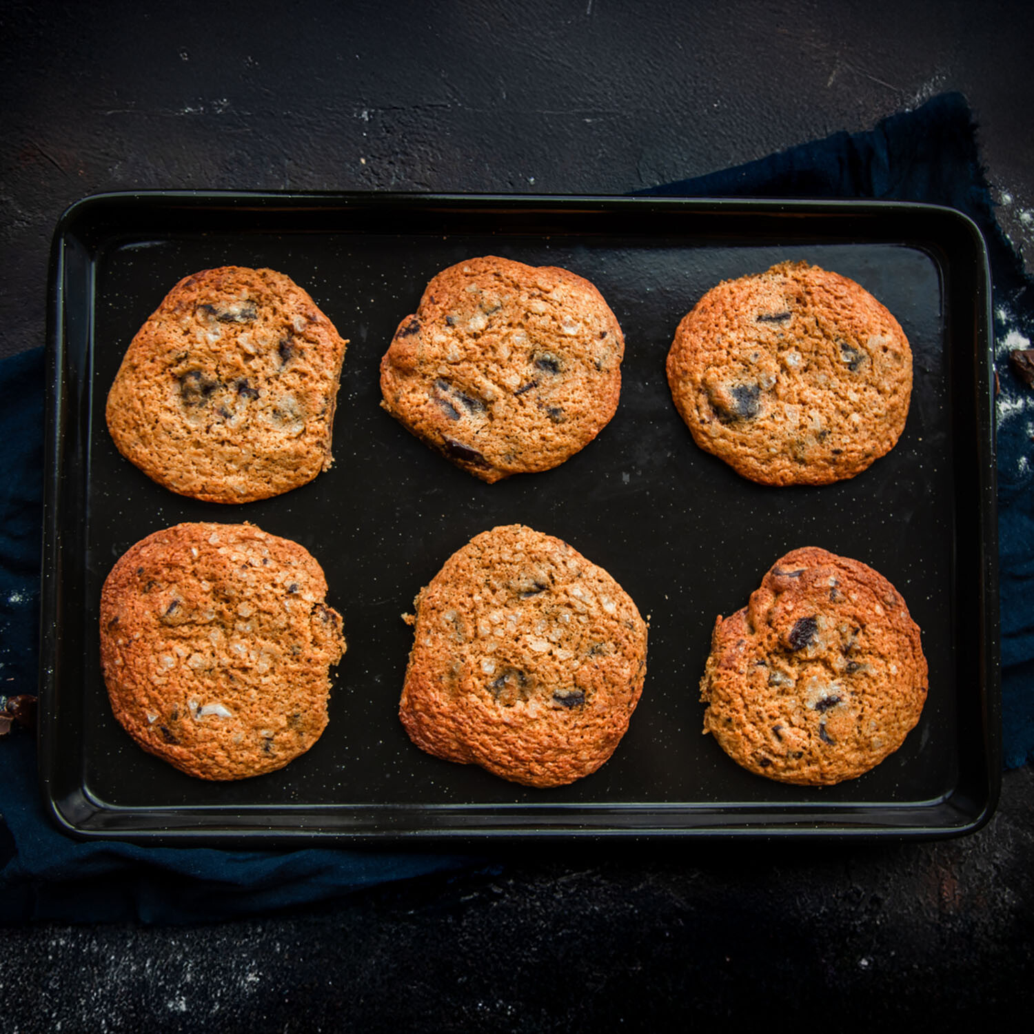 MasterClass Vitreous Enamel Baking Tray - Black / 24cm