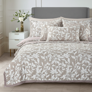 Luxury 3D Jacquard Stunning Leaf Pattern Duvet Set