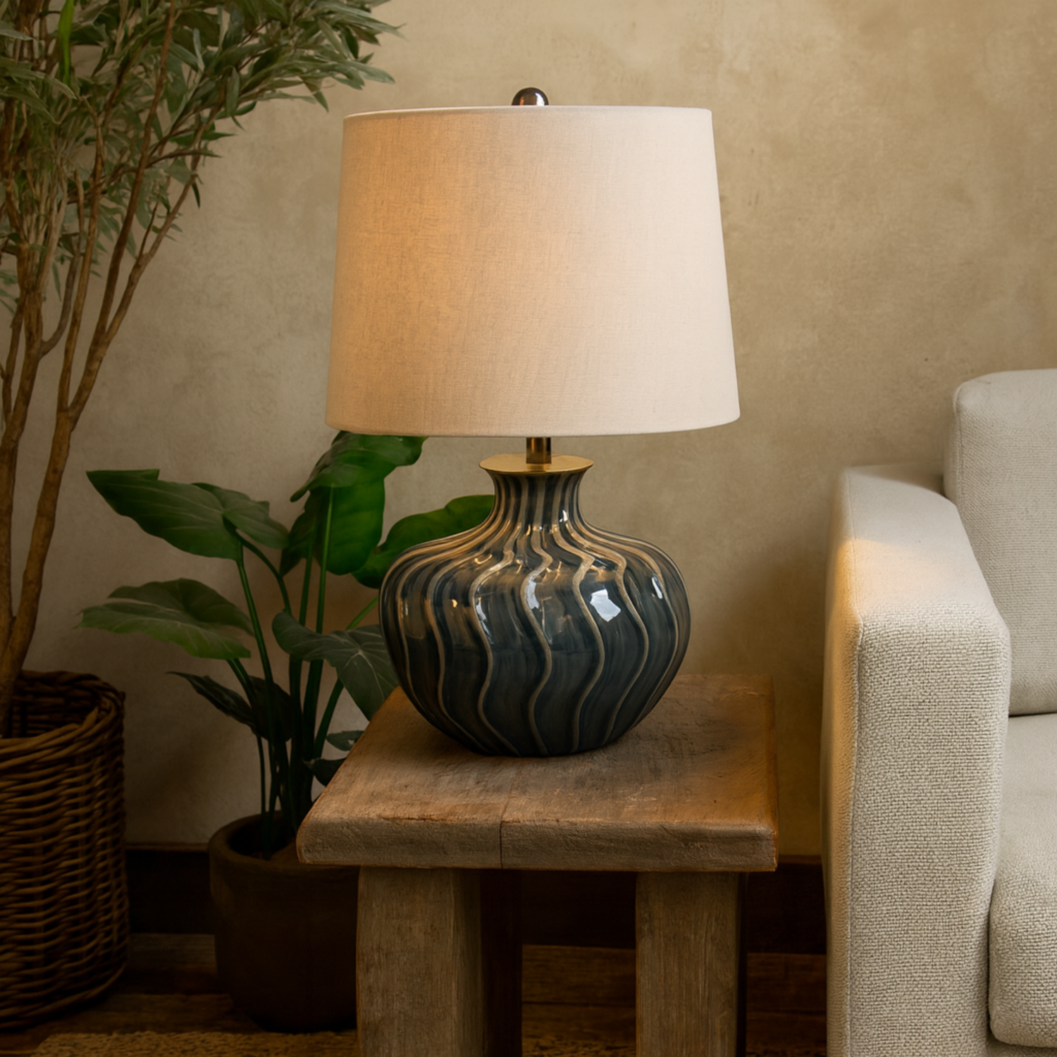 Image of Conques Ribbed Ceramic Table Lamp with&hellip;