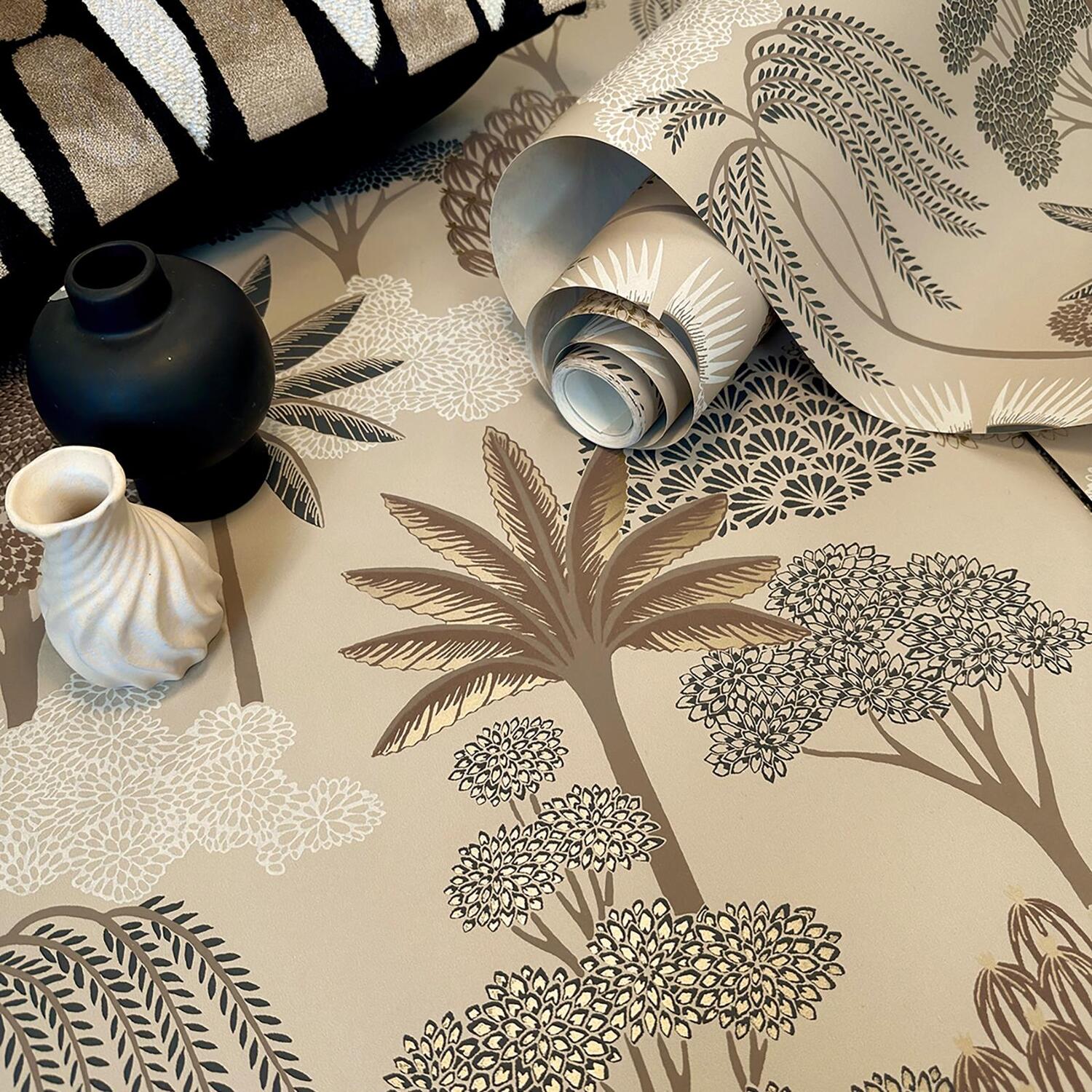 Belgravi Decor Belgravia Decor Akiko Floral Beige Wallpaper 2332 - Image 3
