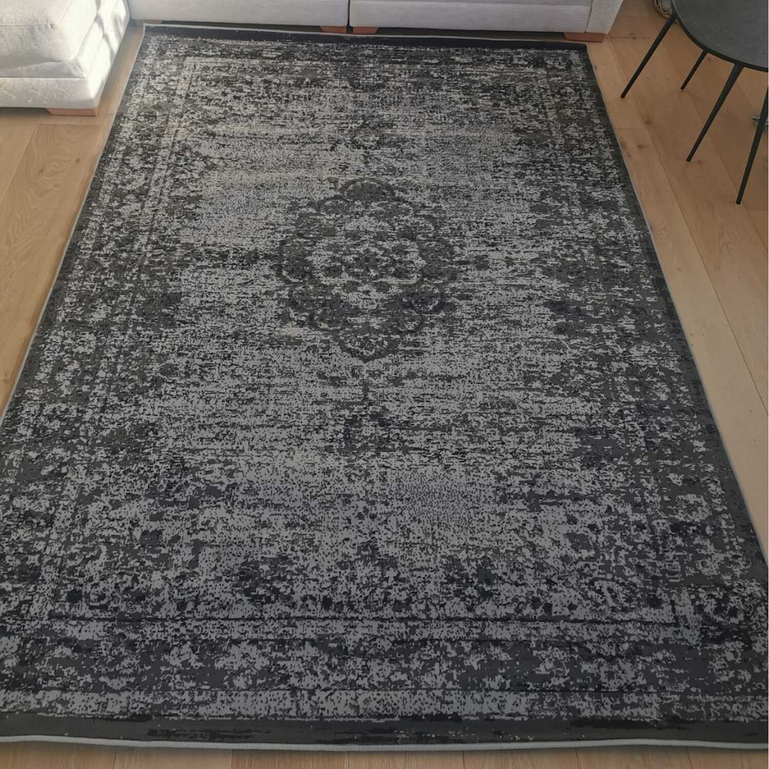 The Rug Wholesaler - Timeless Elegance Grey Traditional Rug for Any Room Decor  - JDV - Grey / 5kg thumbnail