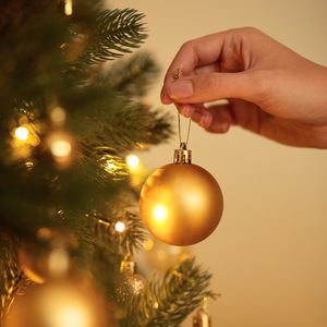 Set Of 100 Christmas Baubles