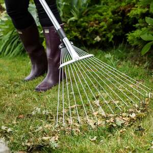 Expanding Lawn Rake with Telescopic Handle and 15 Stainless Steel Tines