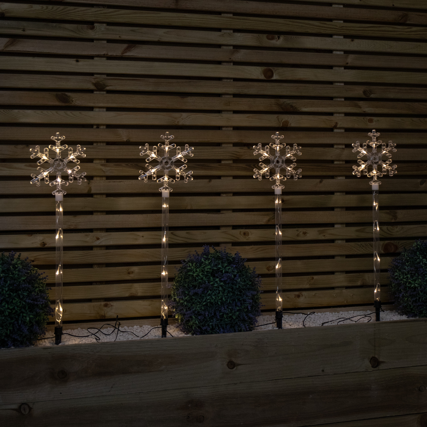 B&Q - 69Cm Set Of 4 Plastic Crystal Snowflake Pathfinder Christmas Lights With Warm White Leds - Image 4
