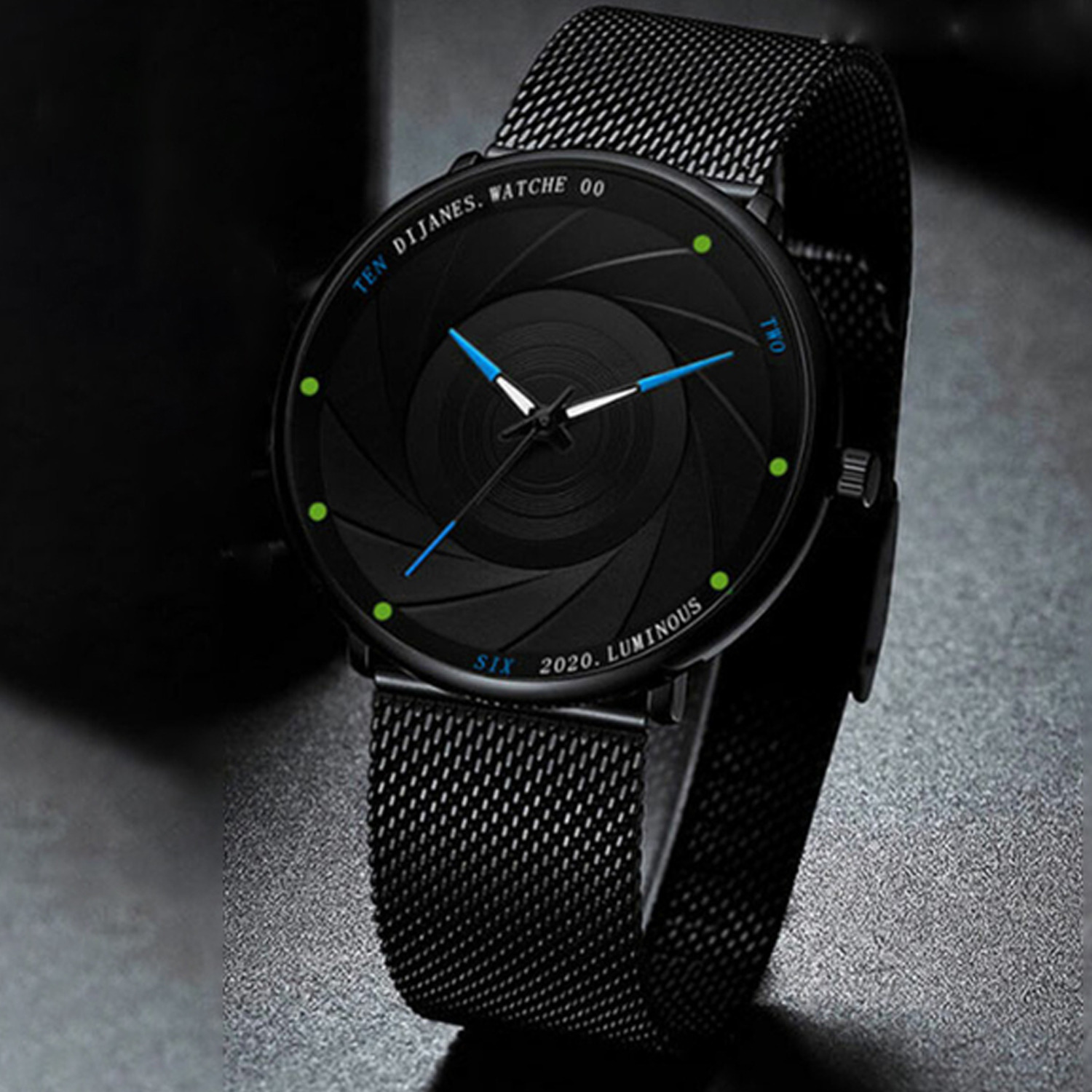 Ultra-Fine Quartz Watch with Elegant Mesh