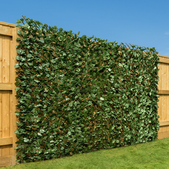 Artificial Expanding Hedge Screen