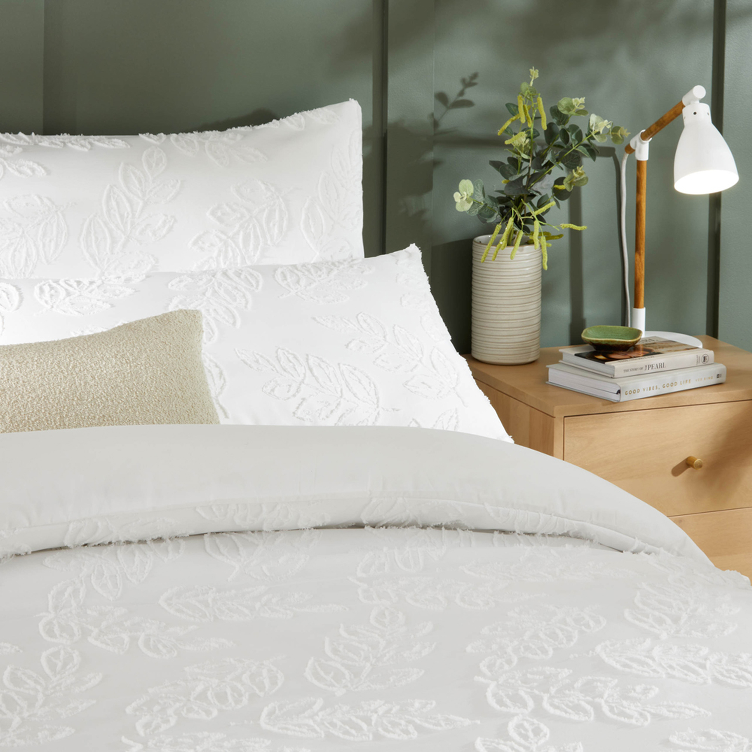 Seville Leaf Tufted Soft Touch Duvet Cover Set - White King