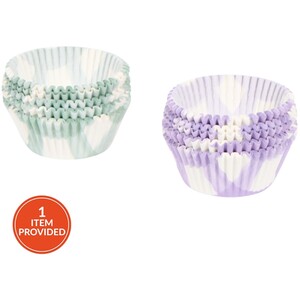 100 Gingham Cupcake Cases shot 10621825