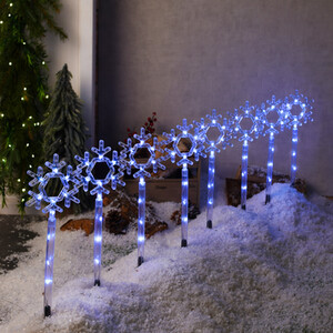8 Piece Snowflake Stake Light