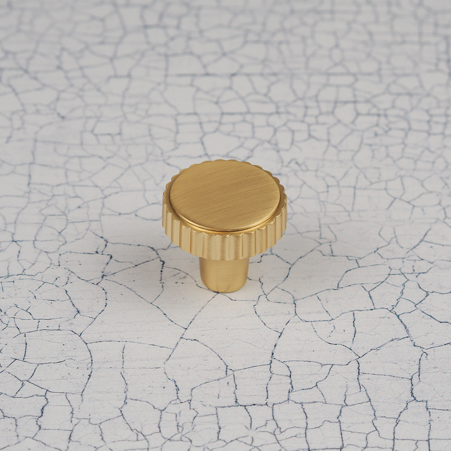 Handle & Home Ribbed Detailing Handles And Coordinating Knobs - Brushed Brass / 30Mm Knob