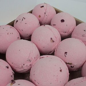 Rose Petals Bath Bombs Soothing Rose Scent Shea Butter Gift Set