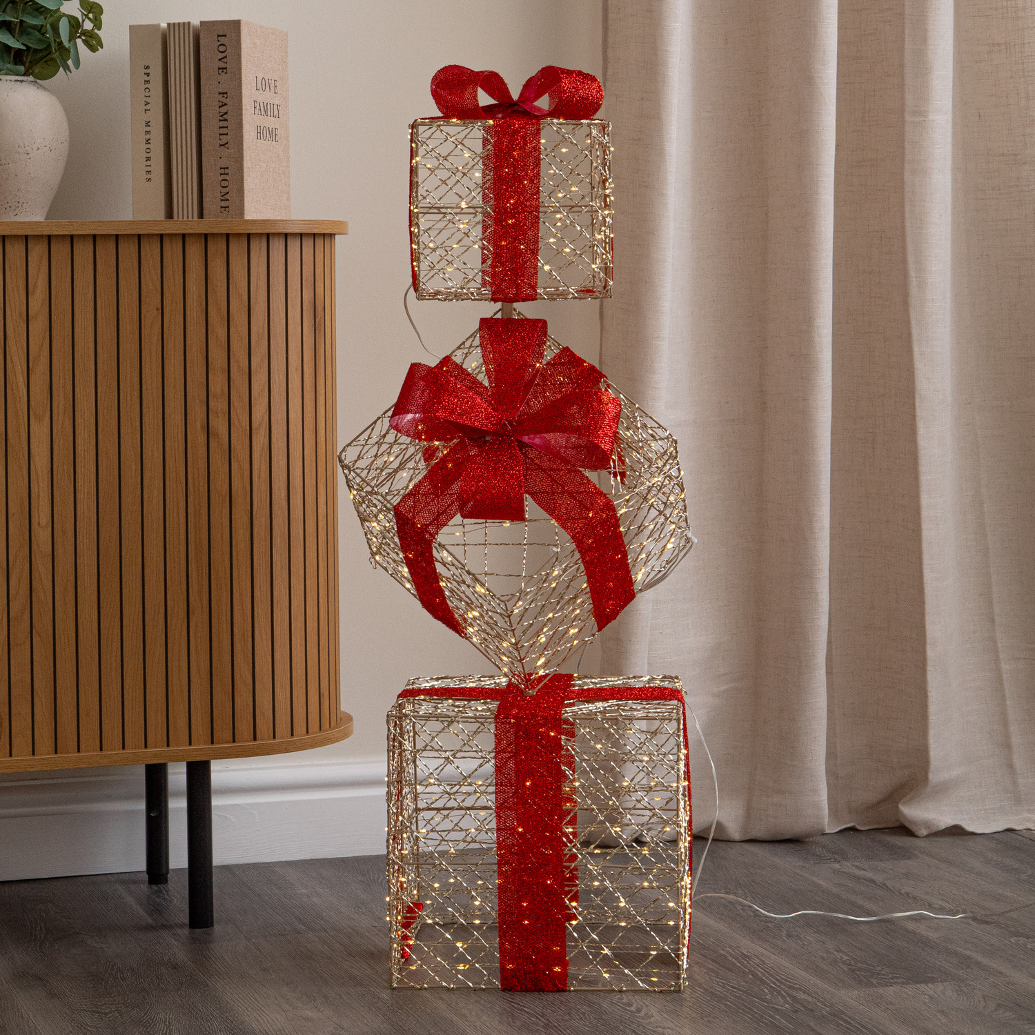Samuel Alexander Unisex Gold 96Cm Christmas Parcel Stack With 500 Warm White Leds & Timer - Image 5