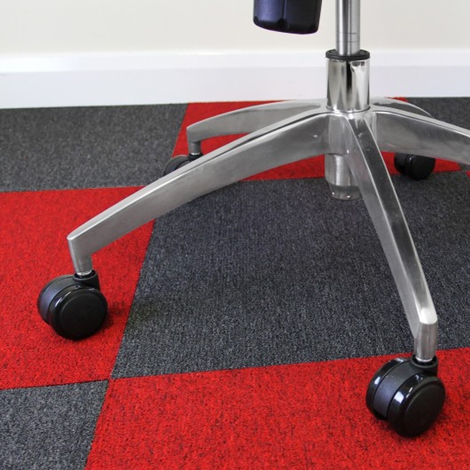 40 x Carpet Tiles 10m2 Charcoal Black and Scarlet Red - Red