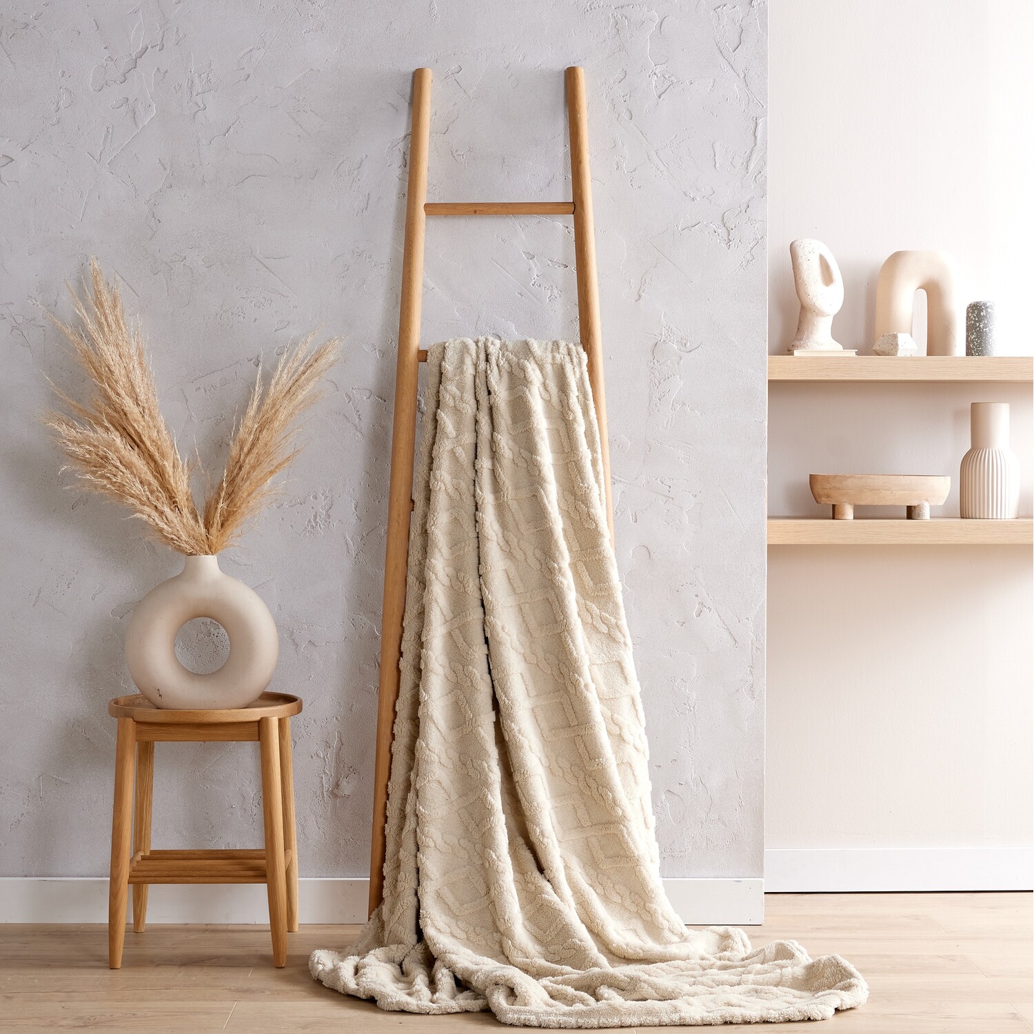 Cable Knit Fleece Throw - Natural