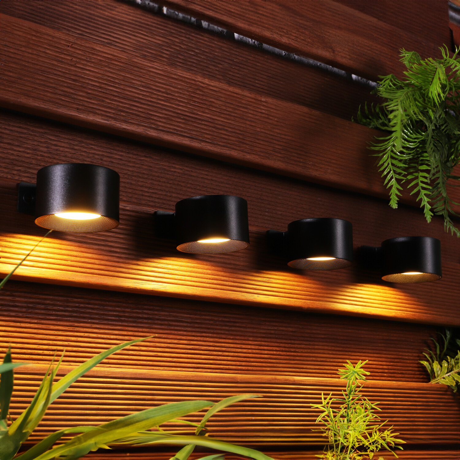Image of Pack of 4 Octava Solar Wall&hellip;