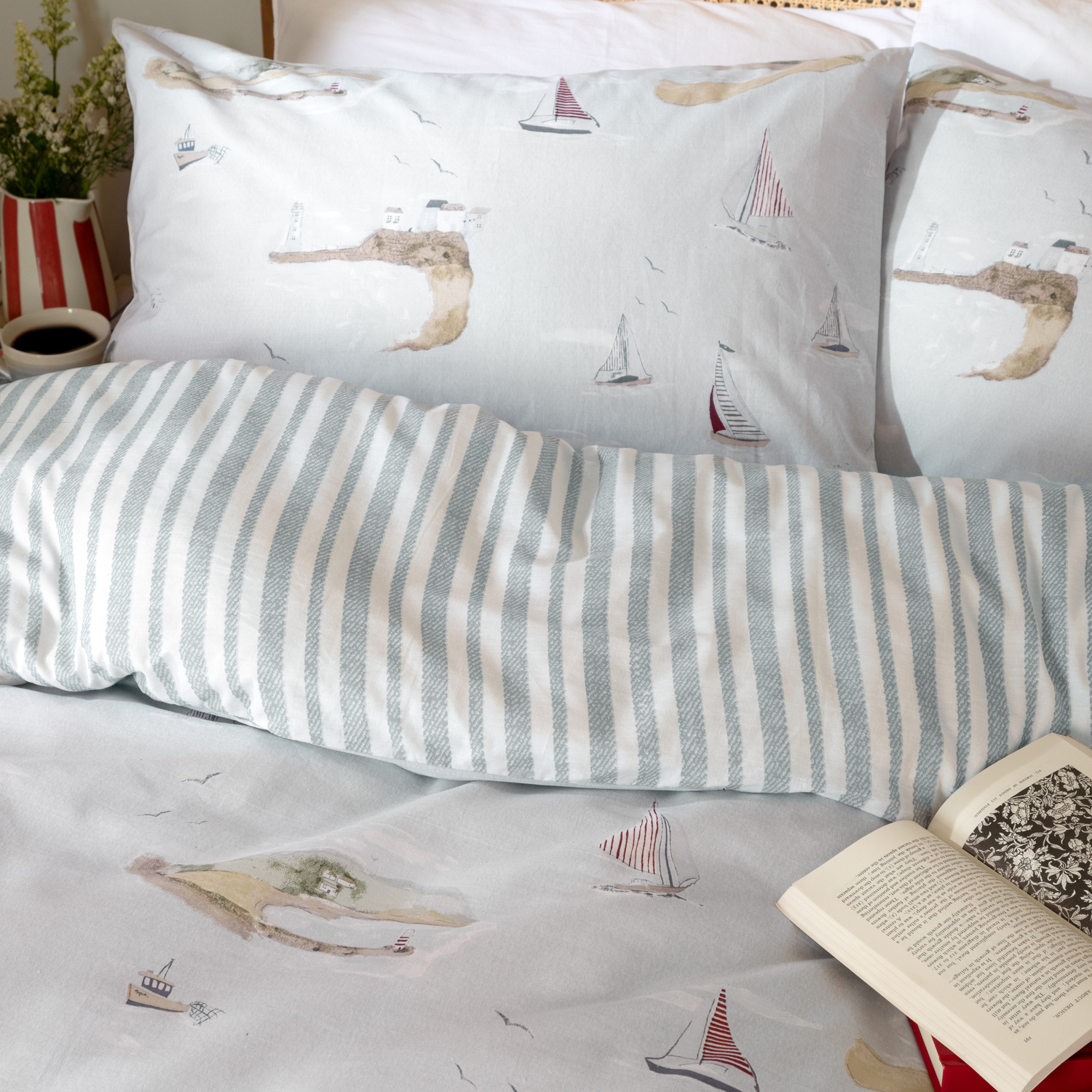 Abersoch Shore Reversible Cotton Duvet Cover Set - Sky Blue Superking