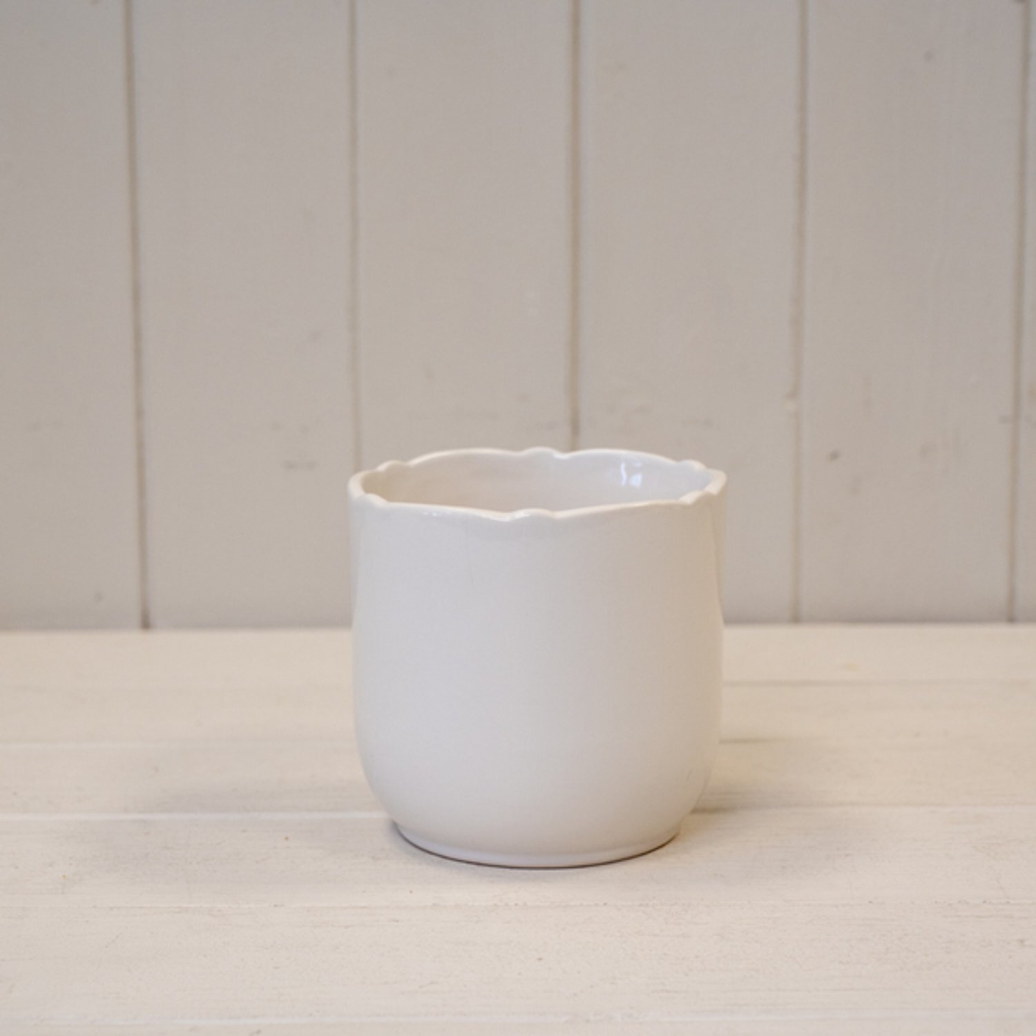  - Small White Ceramic Pot Heart Design - Image 3