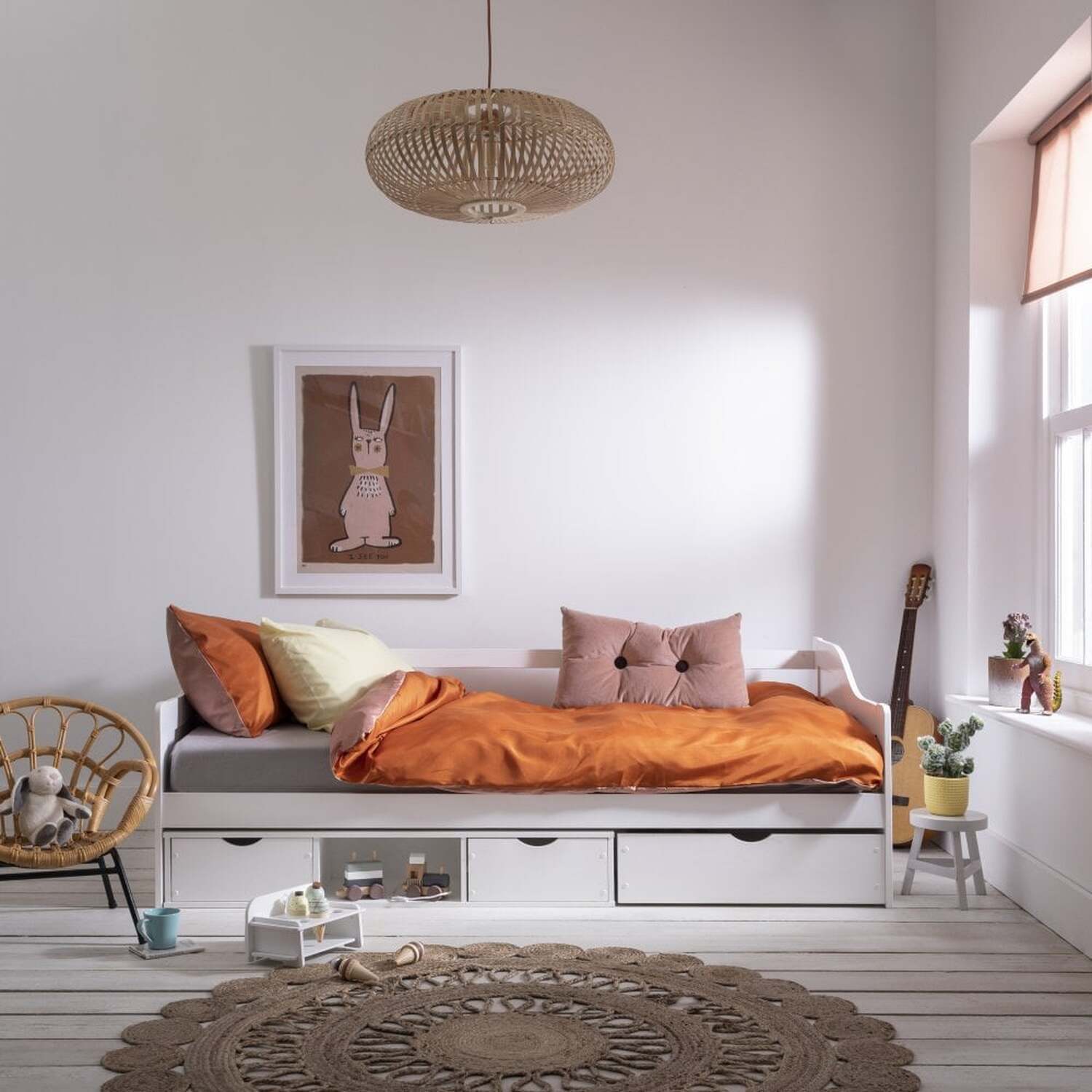 Hove Day Bed With Pull Out Storage Drawers - White