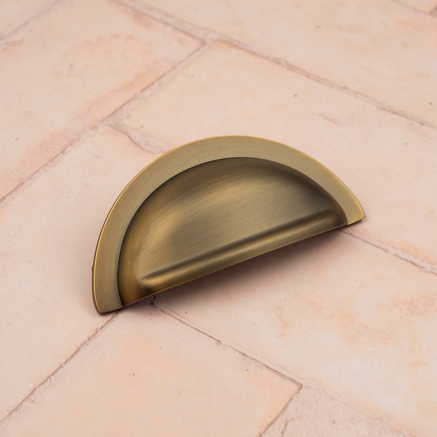 Rackhams Dark Antique Brass Cabinet Knobs & Coordinating Cup Handle - 76Mm Cup Handle - Image 2