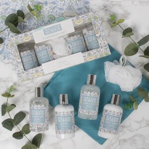 Fresh Linen Pamper Set Clear Bodycare