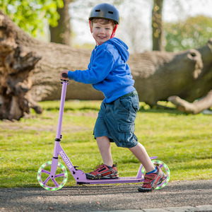 2 Light Up Wheels Scooter with Break