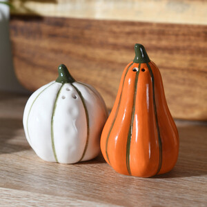 Set of 2 Pumpkin Salt and Pepper Shakers