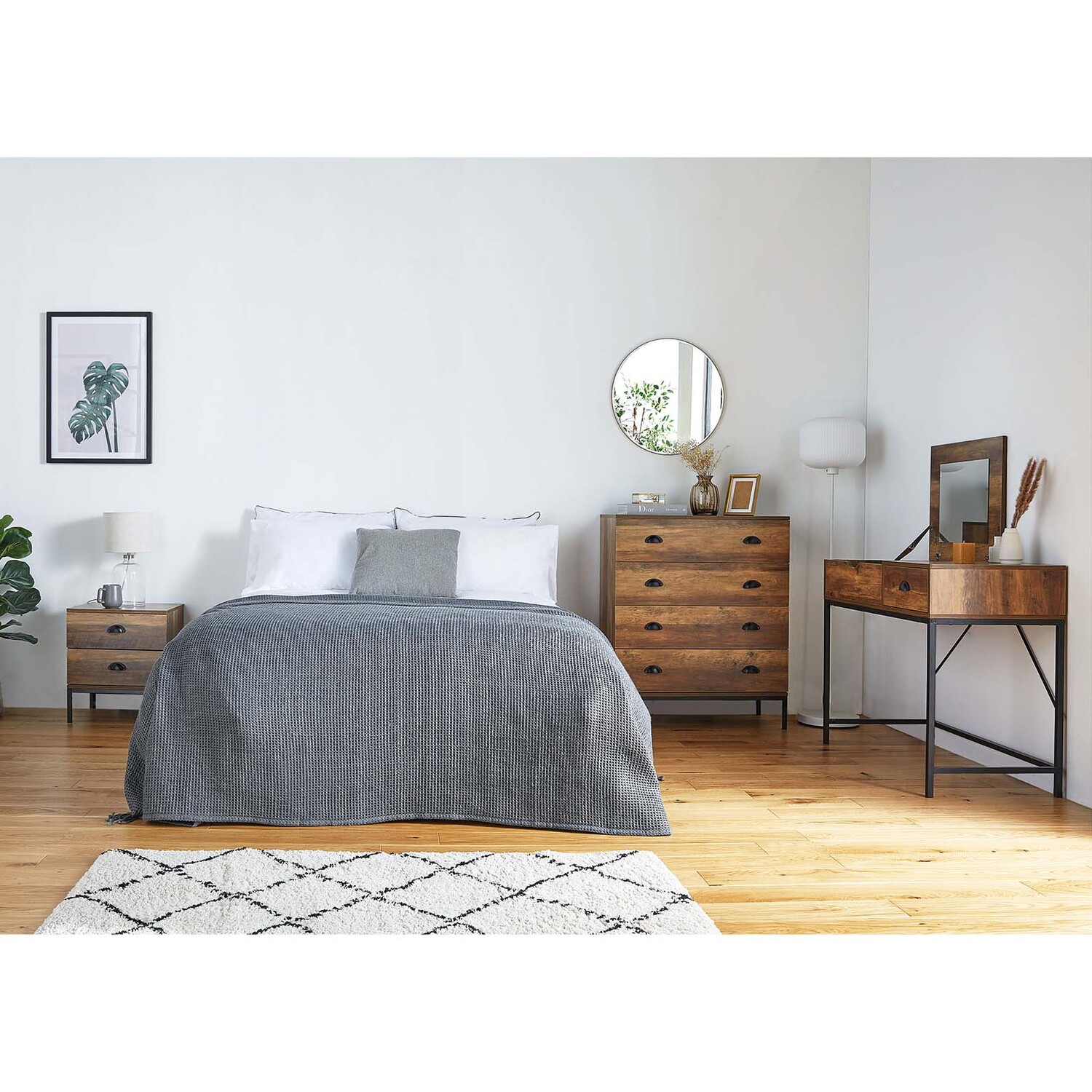 Jaxon Chest Of Drawers With 4 Storage Drawers - Dark Wood