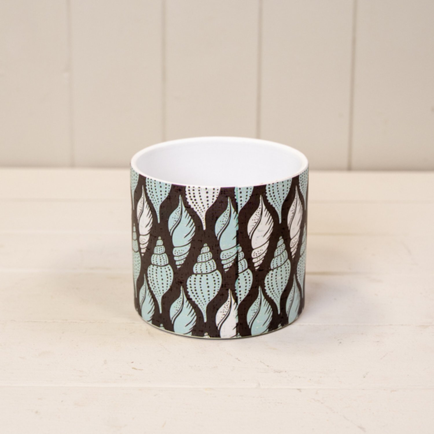 Kdmd Charming Multicolour Tulip Shell Pot - Multi