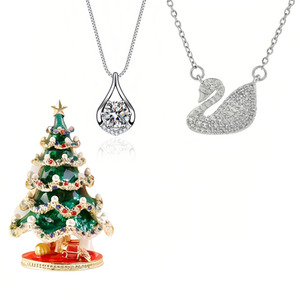 Teardrop Shaped Moissanite Necklace And ChristmasTree Gift Box