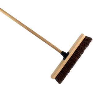 18-Inch Bassine Broom with Wooden Handle - Heavy-Duty Garden & Yard Broom