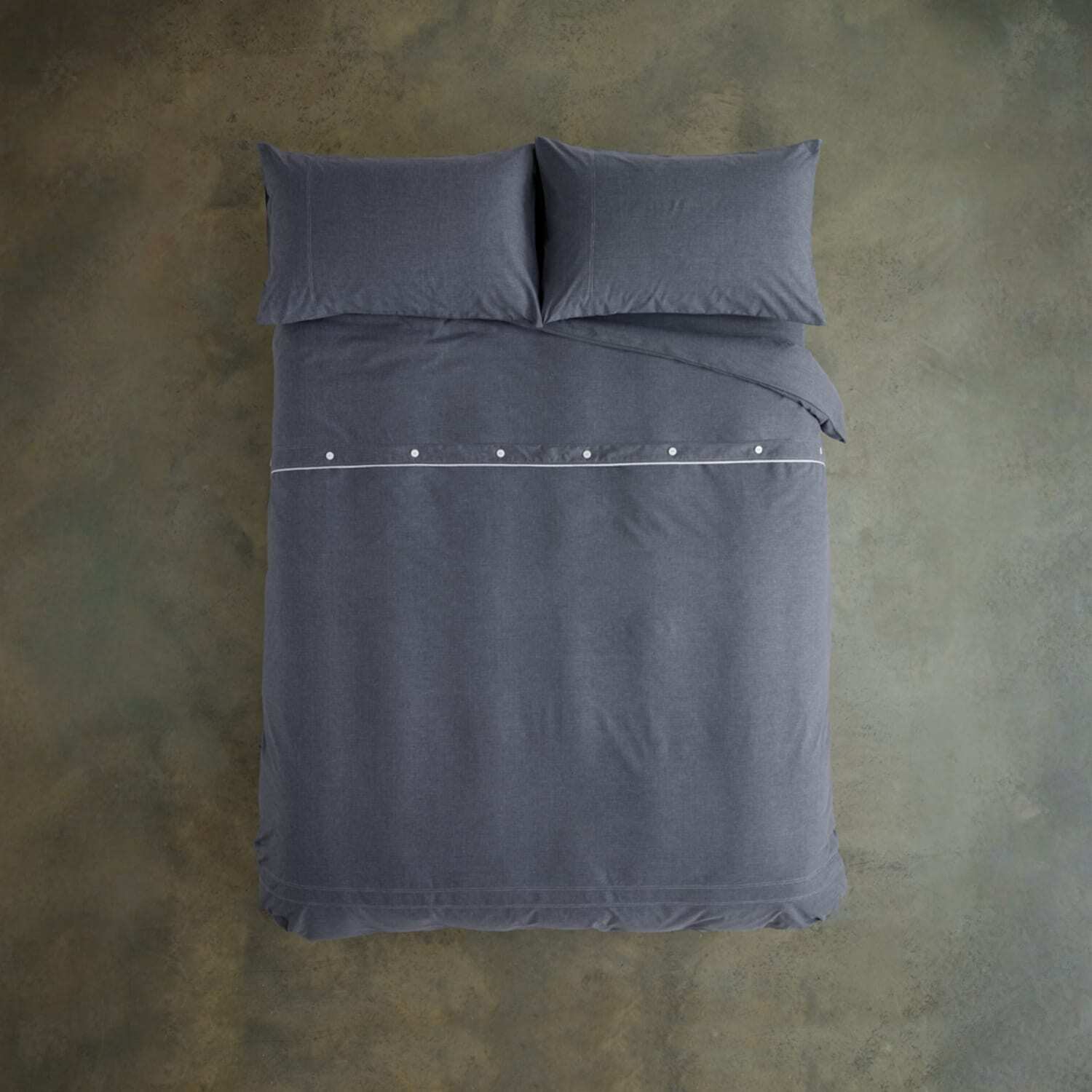 Deyongs Southwick Super King Fitted Sheet - Navy / Double / washed separately and before first use. Optical brightener detergents may affect the colou