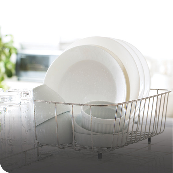 washing up dishes drainer
