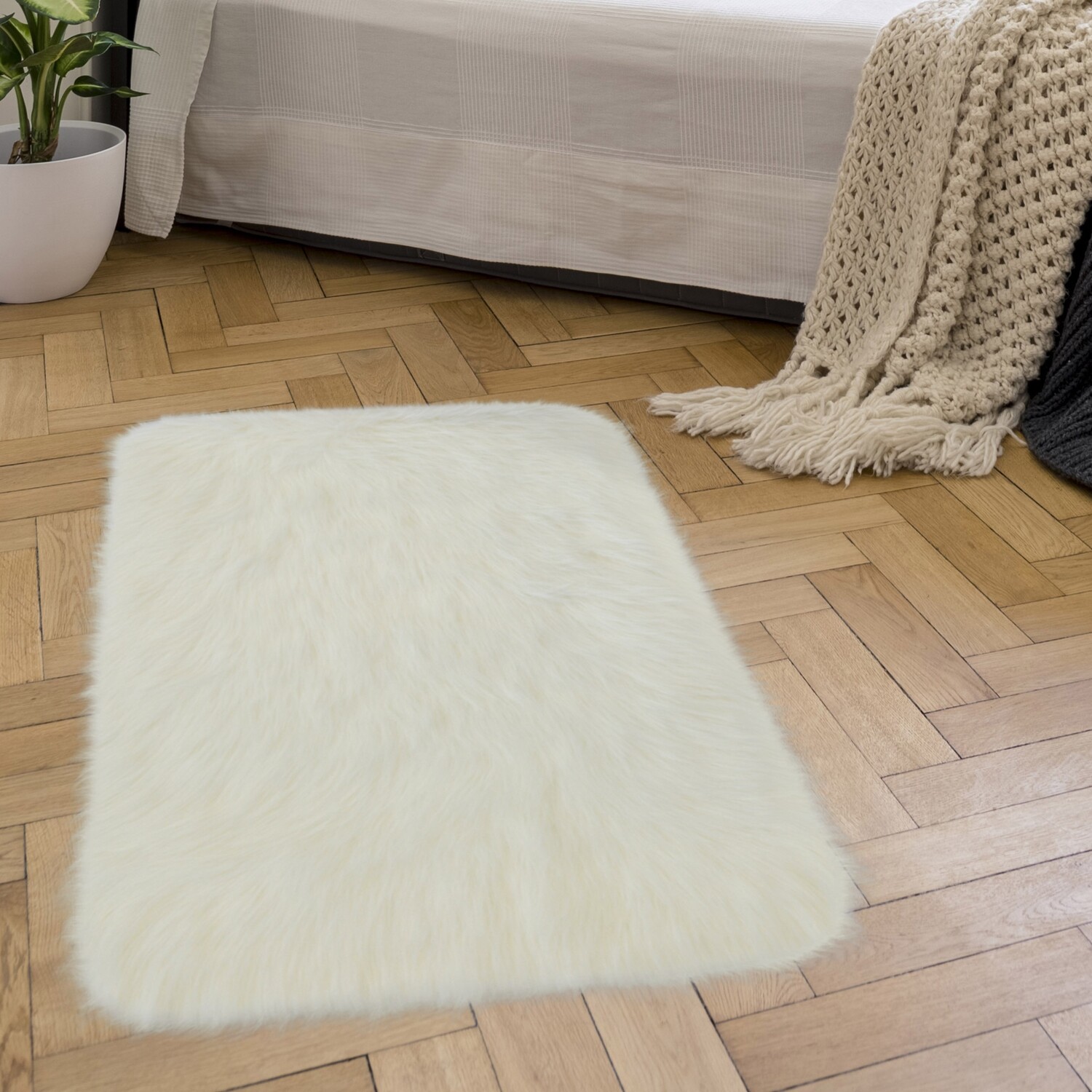 The Rug Wholesaler - Natural Fluffy High Pile Faux Fur Sheepskin Rug - Kinsale - Neutral / 150cm thumbnail