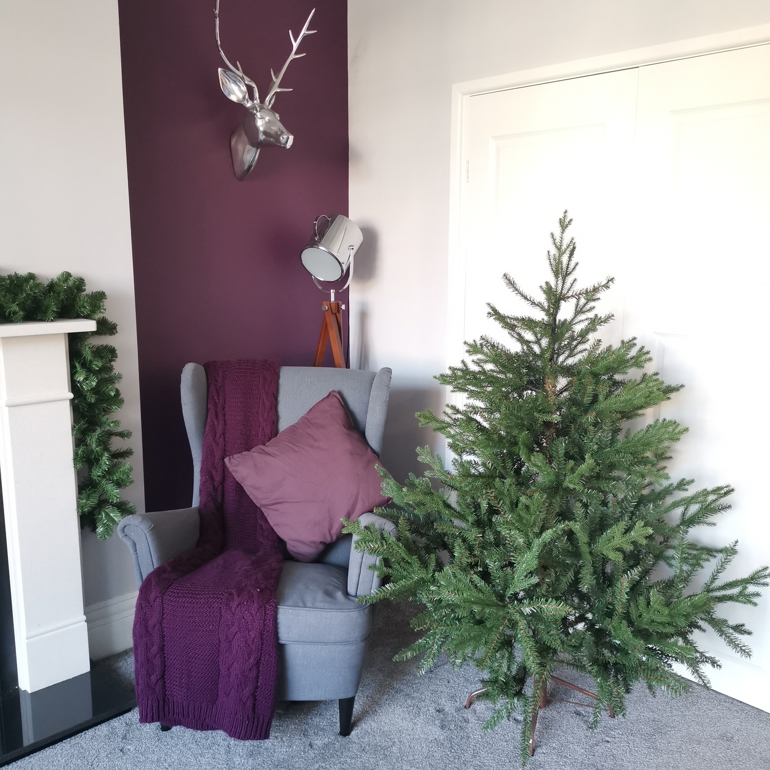 5ft (153cm) Premier Christmas Tree  Glenshee Spruce PEPVC Natural Look - Green
