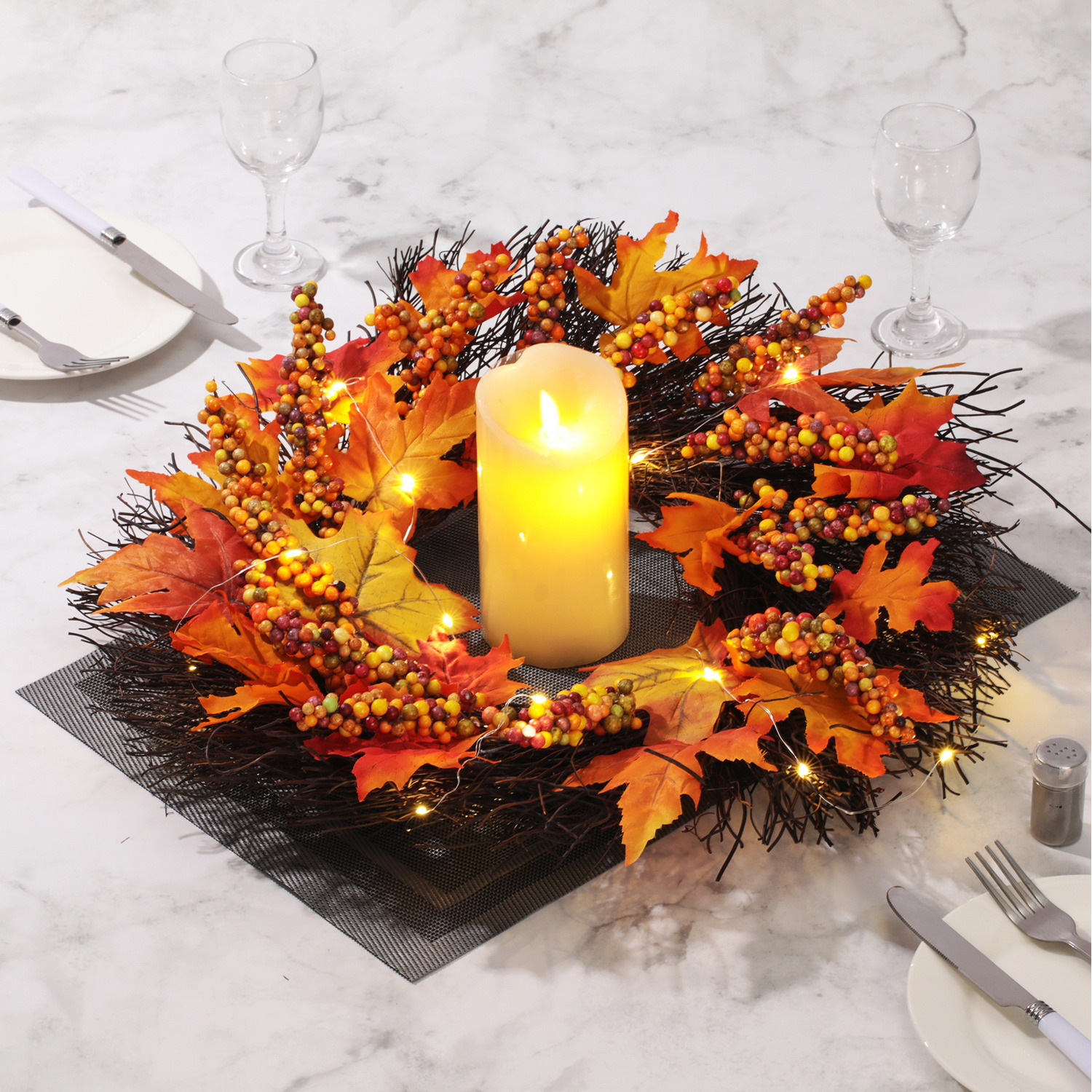 Livingandhome Maple Leaves Rattan Wreath With Berries And Lights - Orange