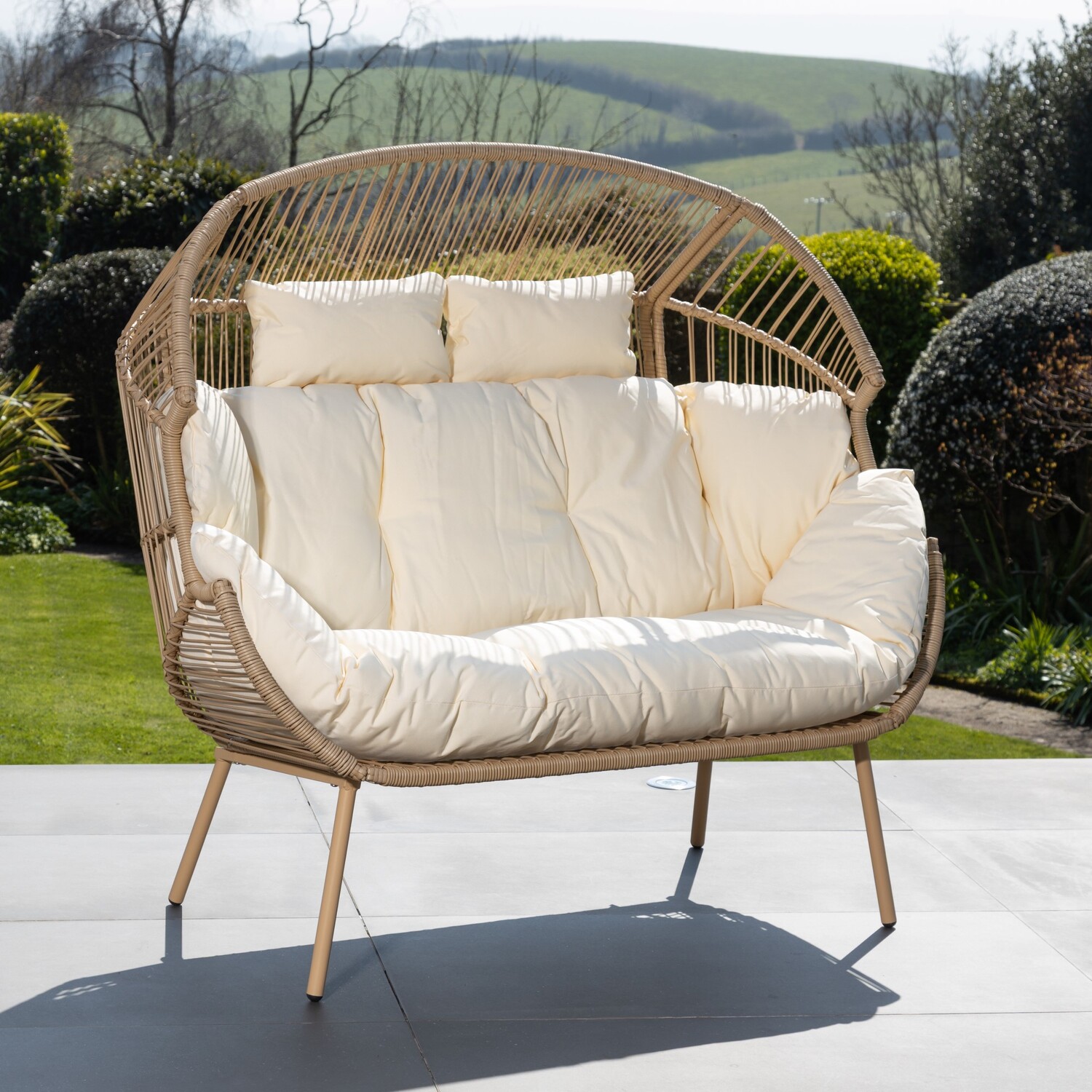 Cocona 2 Seat Standing Egg Chair