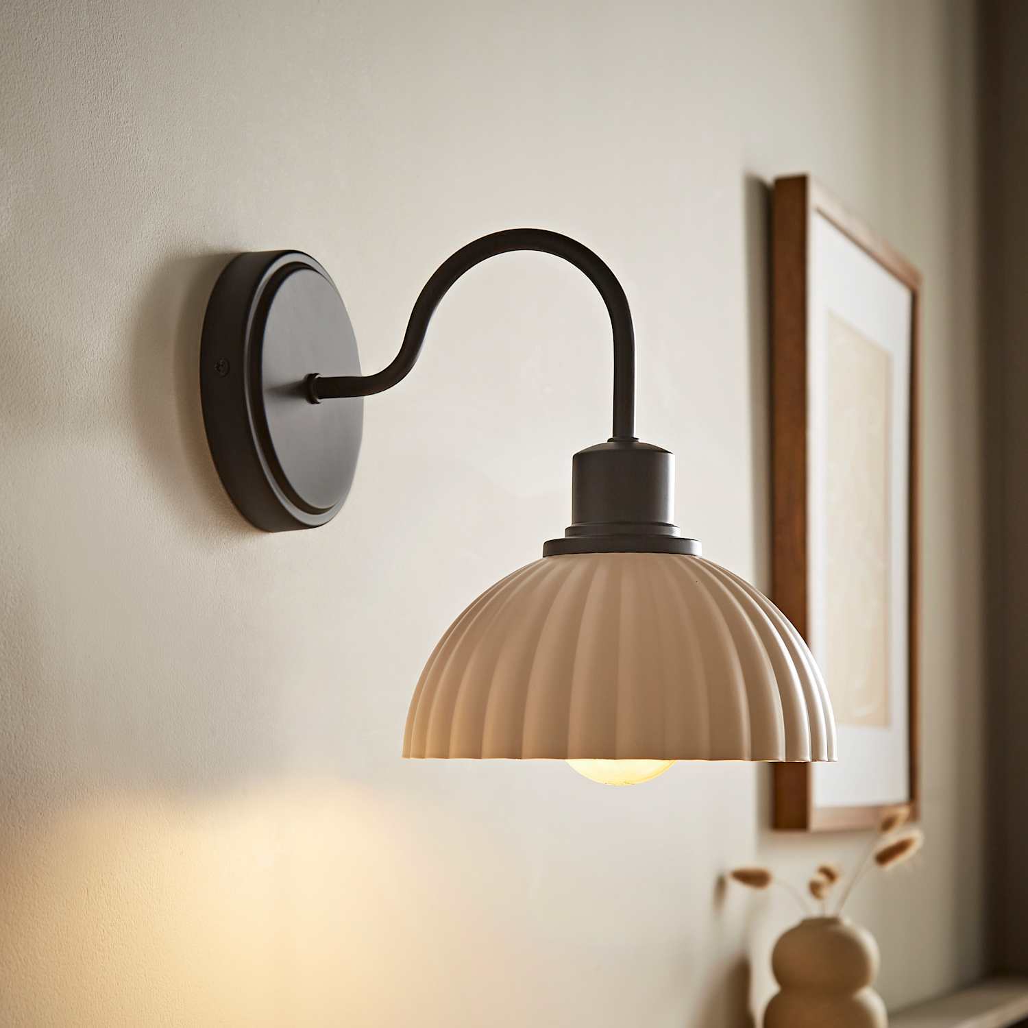 Valuelights Bourton Pair Wall Light With Ribbed Dome Shade - Black / 10W / 0