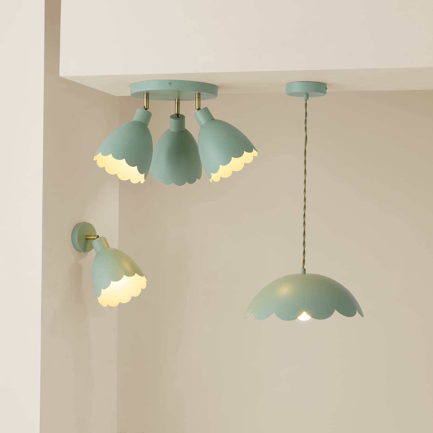 Valuelights Millie Flower Scallop 3 Way Round Spotlight - Sage Green / 3