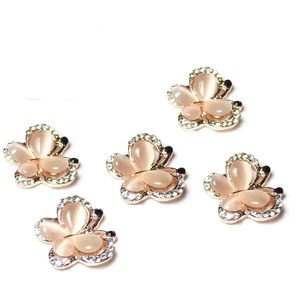 Pack of 5 Elegant Pearl Butterfly Flat Back Diamante Embellishments