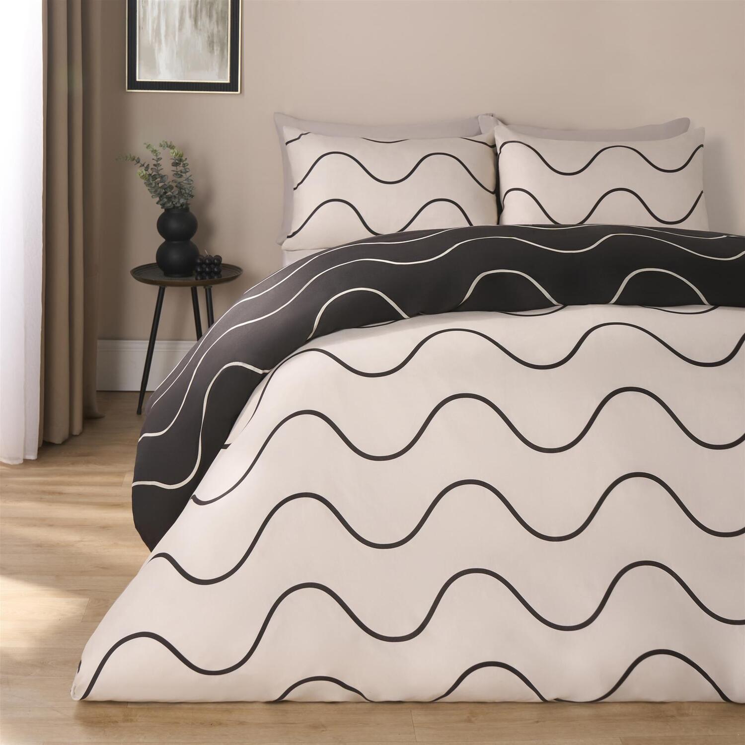Wavy Duvet Cover Set - Black Double