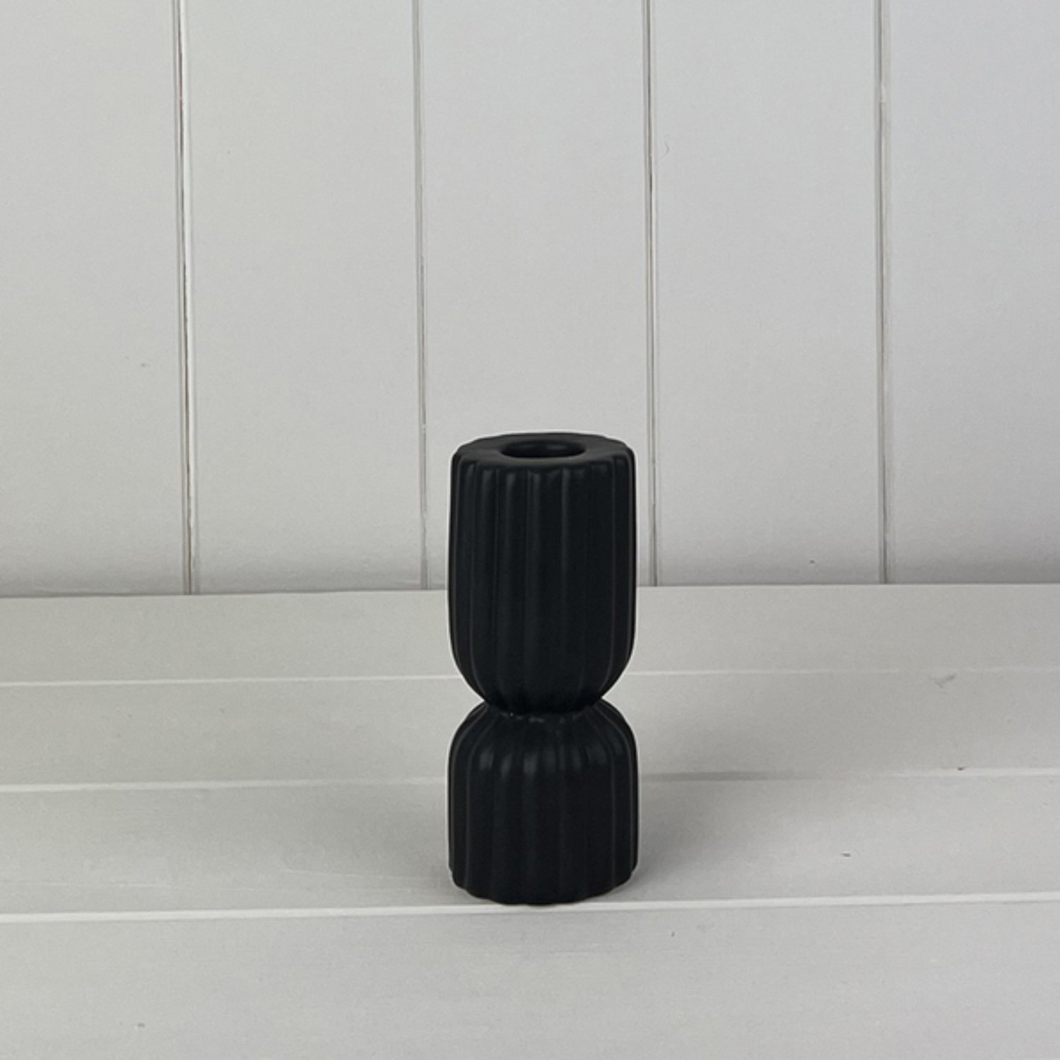 Kdmd Unisex Black Ribbed Ceramic Candle Holder - Image 2