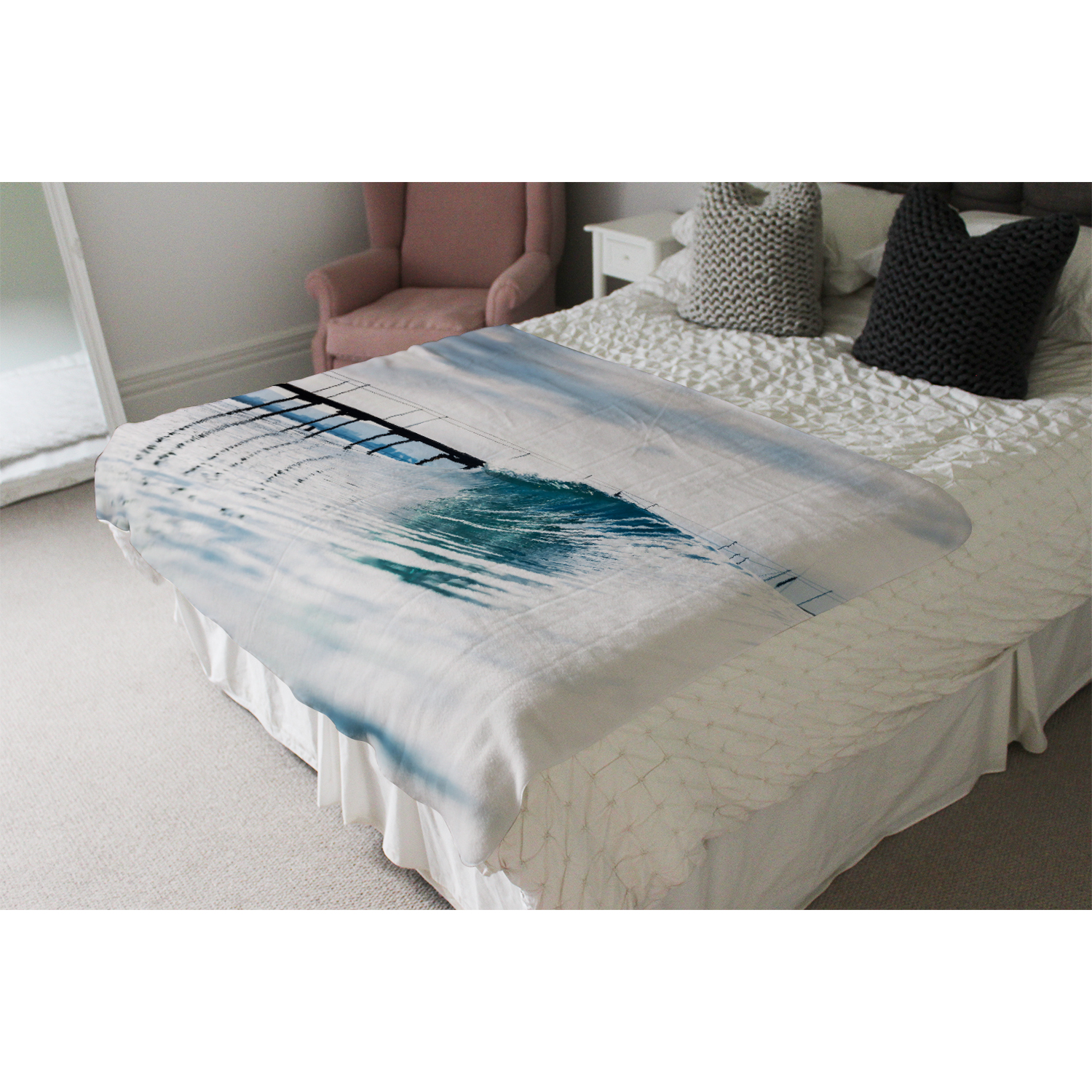 Ocean Ideal Wave In Ocean. Breaking Blue Waves Blanket - Blue