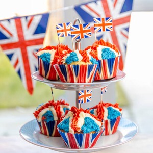 24 Piece Union Jack Cupcake Cases And Flags