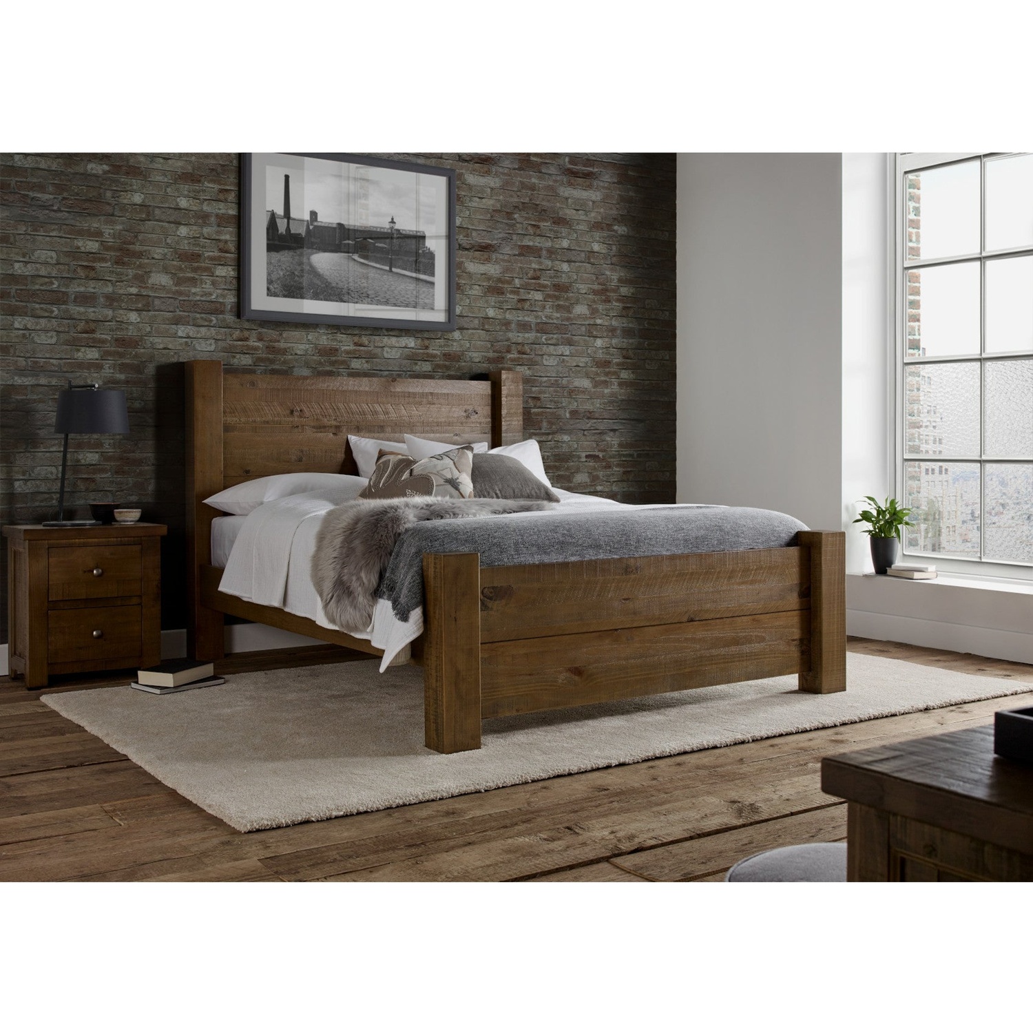 Tien Hung Oak Finish Double Bedframe With Low Footend